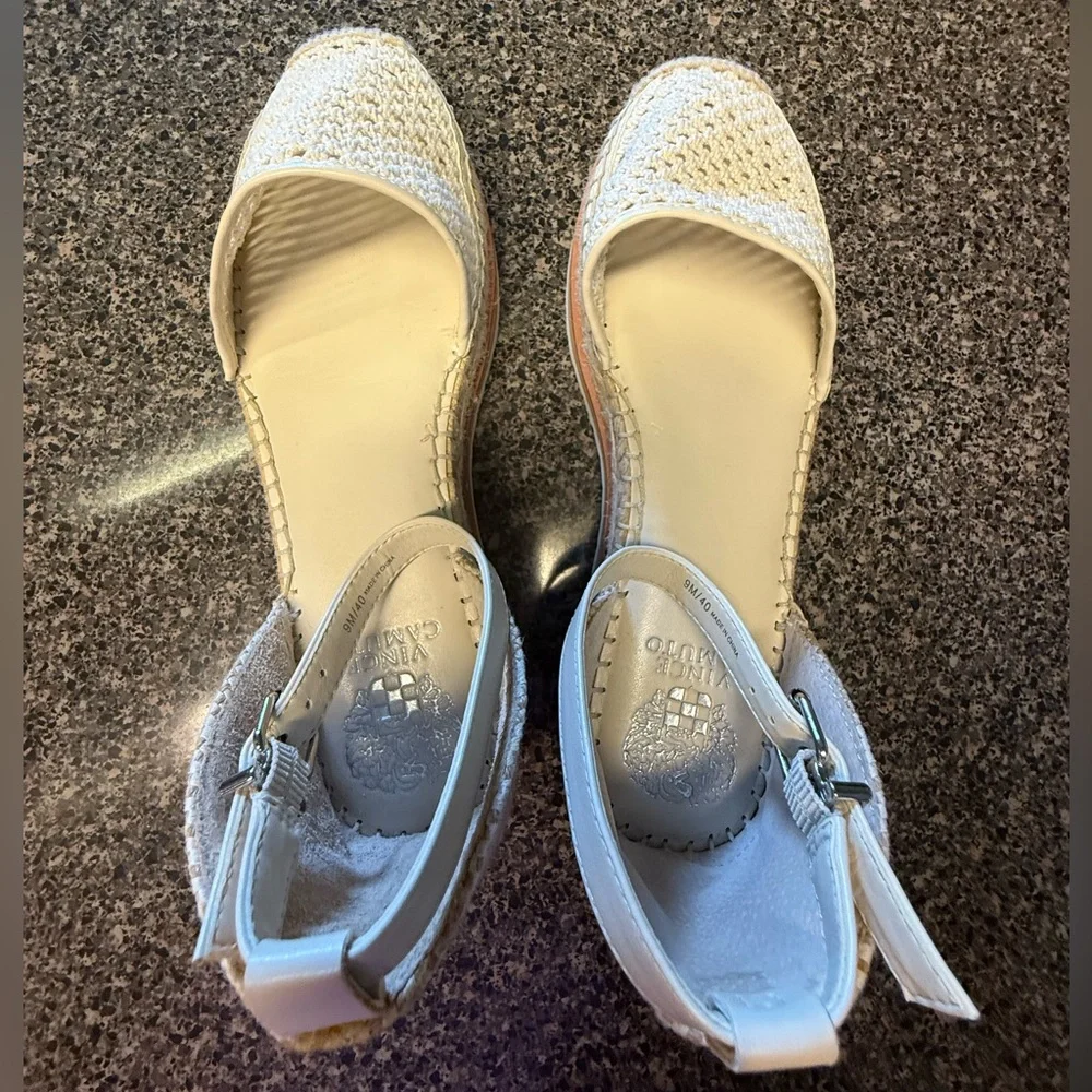 “VINCE CAMUTO” Binettie Espadrille Flat Sandals